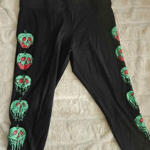 Torrid Disney Villains Poison Apple Leggings – Size 3 (3X / 22–24) – NWT
